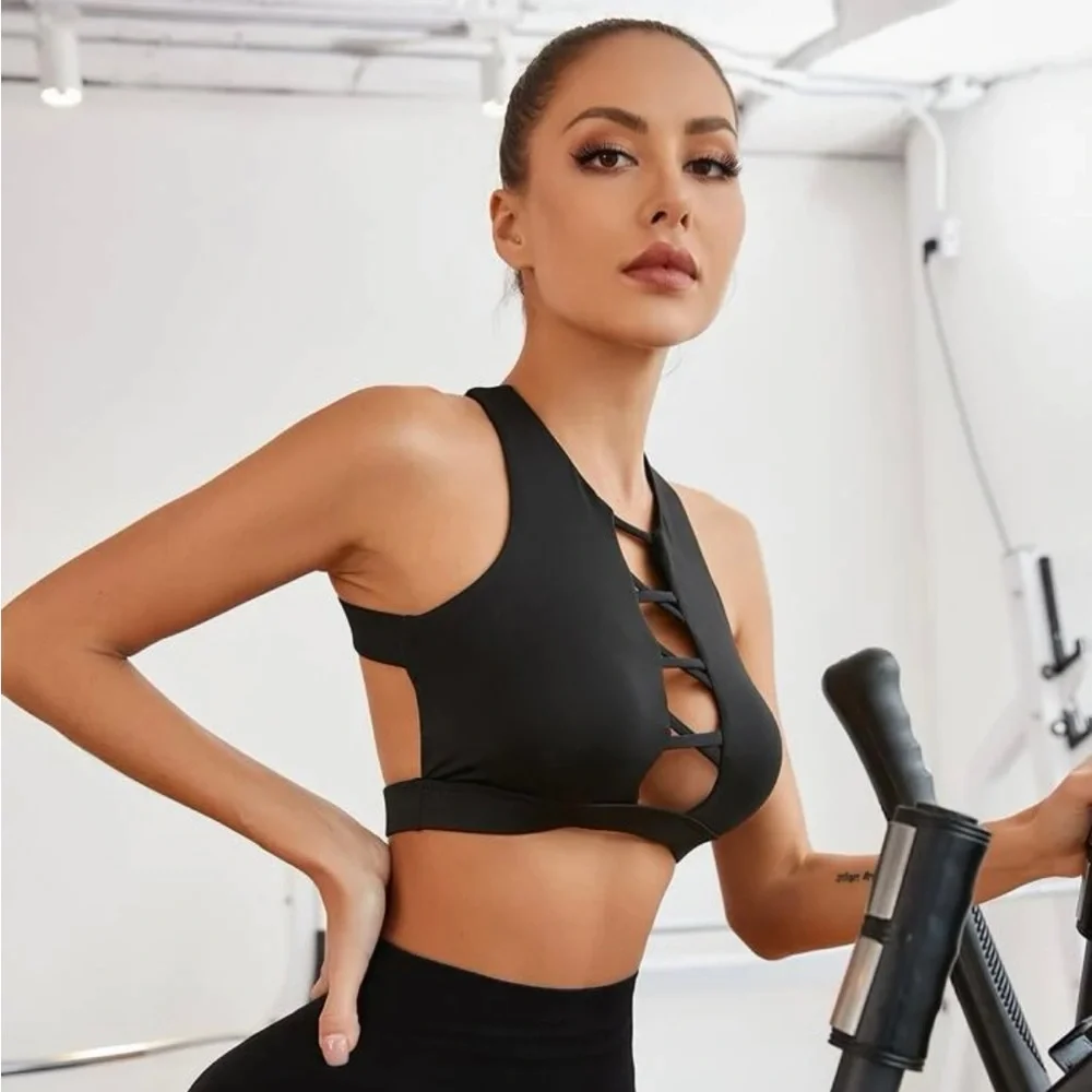 Black Cut-Out Criss-Cross Backless Statement Sporty Gym Athletic Workout Bra Top